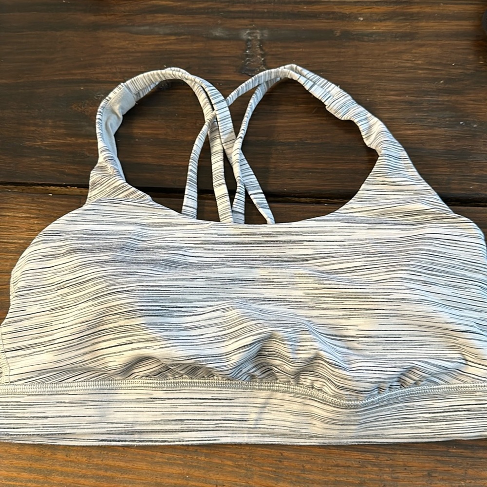 Lululemon sports bra